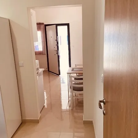 Ifos Apartment *