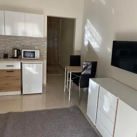Ifos Apartment *